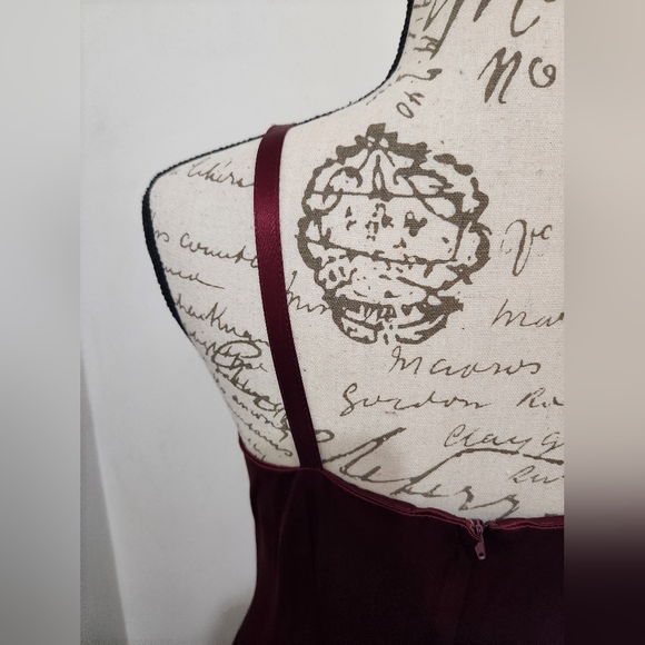 Vintage Wanted Brand Deep Red Satin Feel Dress. Size 9/10. - Picture 5 of 7